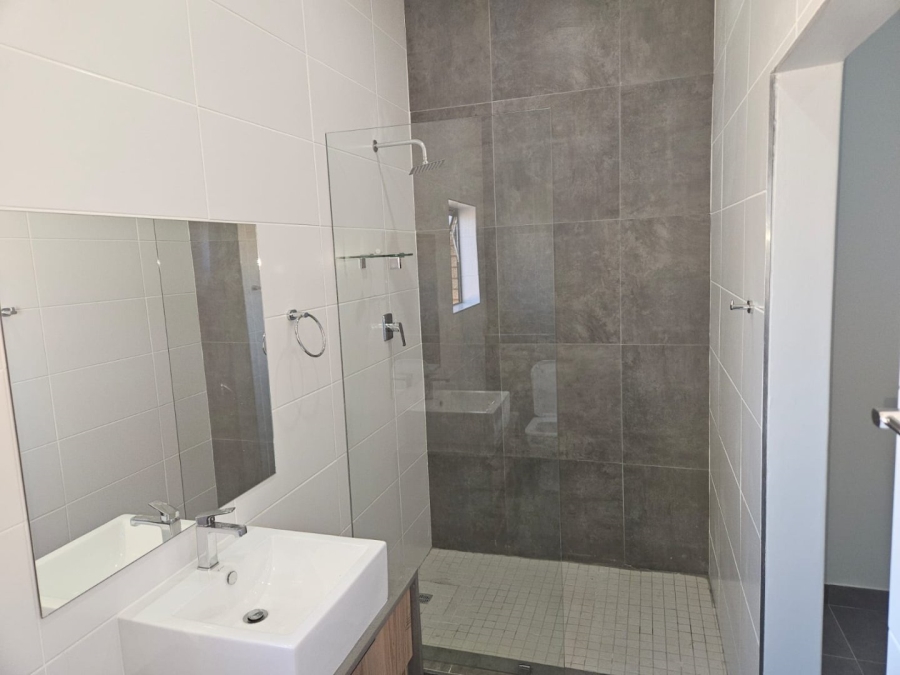 5 Bedroom Property for Sale in Wilkoppies North West